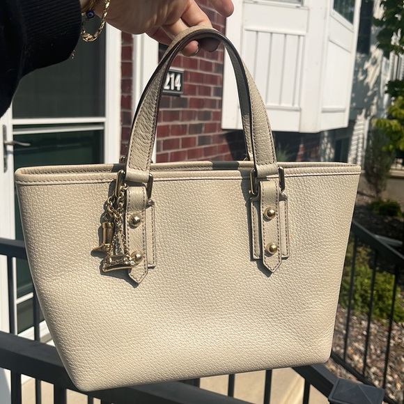 Gucci Cream Leather Handbag w/ Gold Charms- EUC - Picture 3 of 15